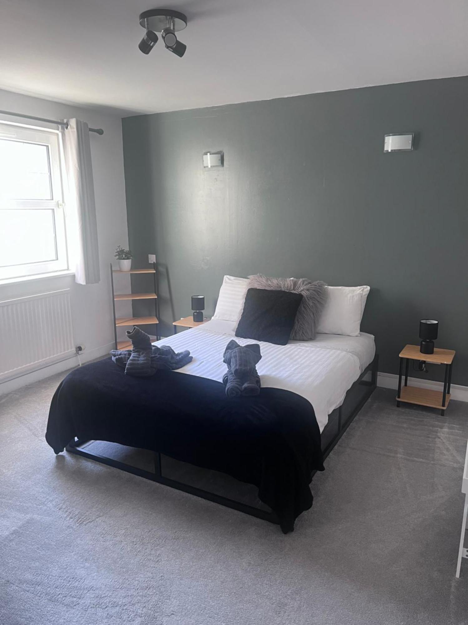 Stylish Apartment In The Heart Of Inverness Exterior photo